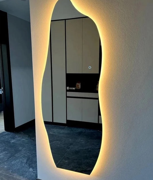 LED Mirror in Backlit Irregular Shape- MIIRRE02